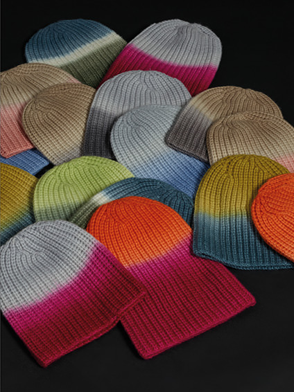 Shawls „Felted Knit  Degradee“; Hats „Patent Degradee“ long and short version