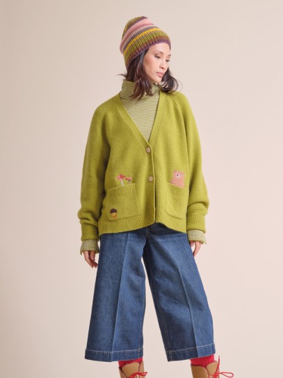 Cardigan &bdquo;Philippa Bear&ldquo;La Forestière; Sweater &bdquo;Nina&ldquo; Jacquart stripes; Hat &bdquo;Pauli&ldquo; Stripes