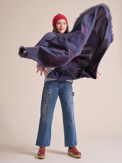 <Shawl &bdquo;Love Love Love&ldquo;; Cardigan &bdquo;Philippa&ldquo;; Sweater &bdquo;Vento&ldquo; Stripes; Hat &bdquo;Emilia&ldquo;