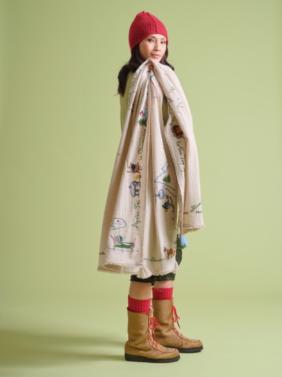 Sweater &bdquo;Nina&ldquo; Jacquart stripes; Plaid &bdquo;Holiday&ldquo; Mountains; Hat &bdquo;Emilia&ldquo;