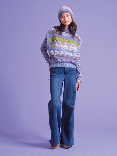 Pullunder &bdquo;Starlight&ldquo; handknit; Sweater &bdquo;Nunu&ldquo; stripes; Hat &bdquo;Pauli&ldquo; Stripes