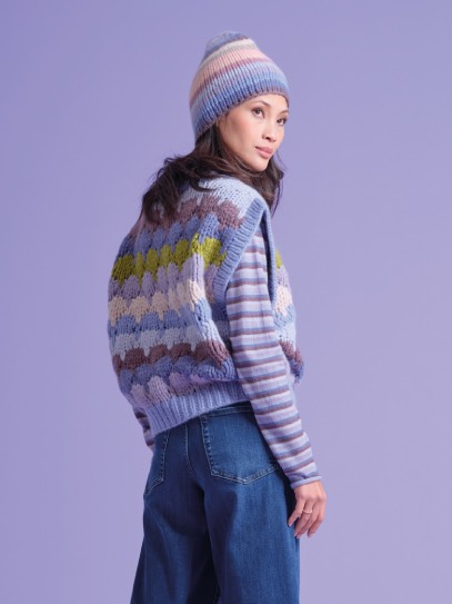 Pullunder &bdquo;Starlight&ldquo; handknit; Sweater &bdquo;Nunu&ldquo; stripes; Hat &bdquo;Pauli&ldquo; Stripes
