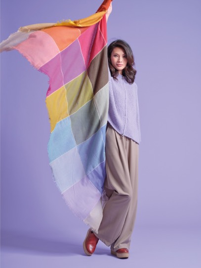 Cardigan &bdquo;Yael&ldquo; handknit; Shawl &bdquo;Cube&ldquo; multi