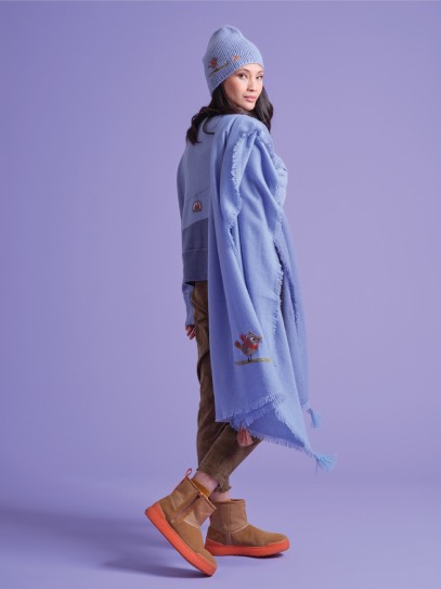 Cardigan &bdquo;Philippa Gondola&ldquo; La Forestière; Hat &bdquo;Pauli Gondola&ldquo; La Forestière; Shawl &bdquo;Gondola&ldquo; La Forestière 