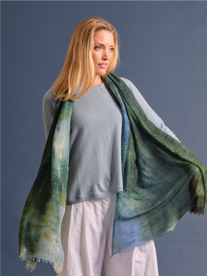 Sweater &bdquo;Bluna&ldquo;; Shawl &bdquo;Om Spray&ldquo; green/blue